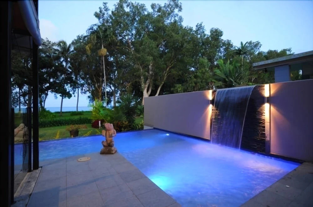 Bramston on the Beach - A Private Poolside Oasis