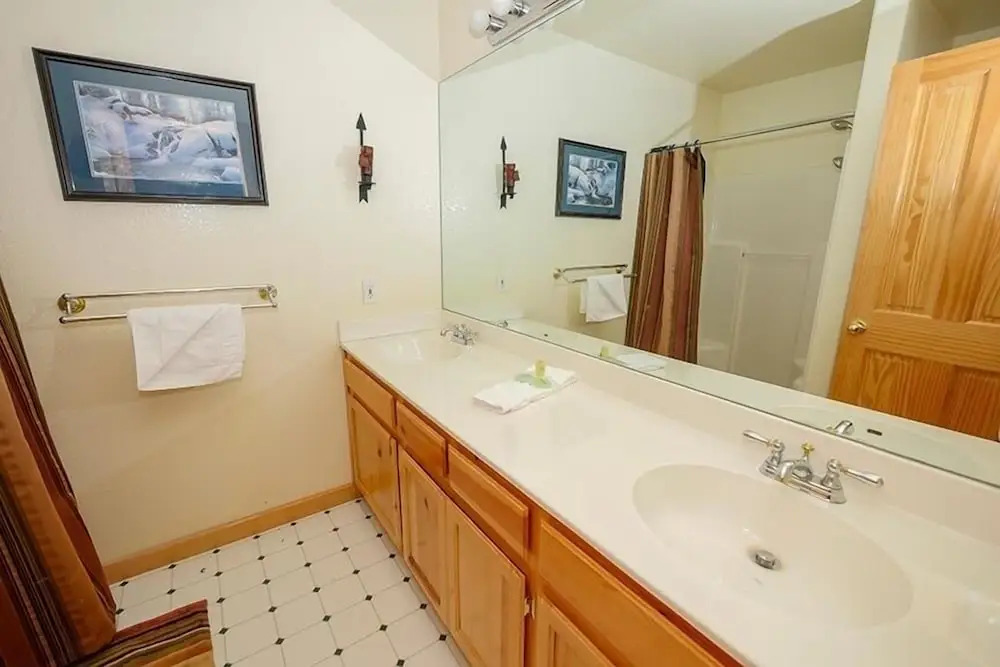 1884 Bakersfield 5 Bedrooms 4 Bathrooms Home