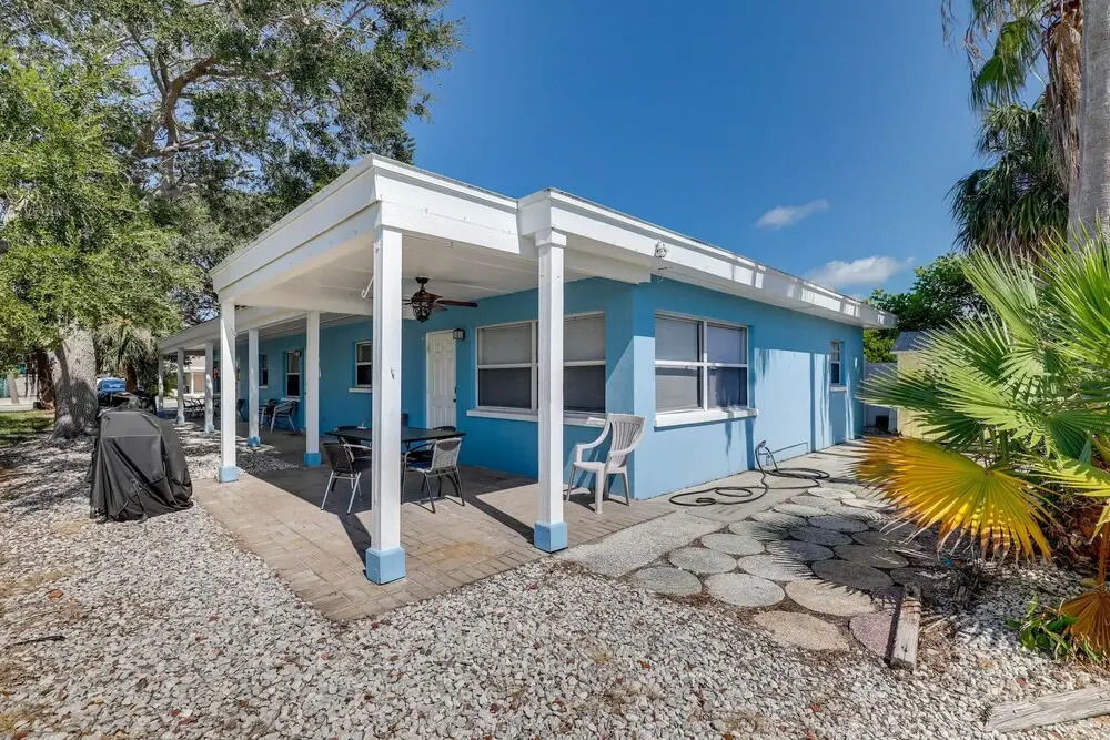 Walk to the Ocean: Indian Rocks Beach Condo