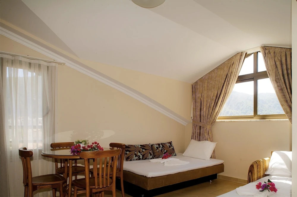 EcemHotel