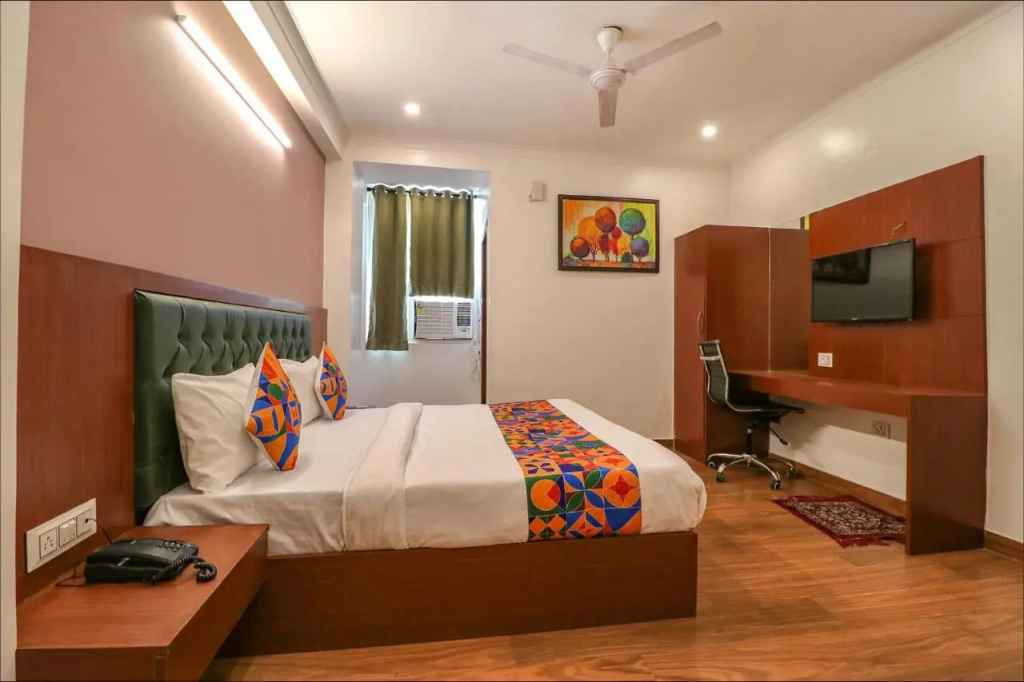 FabHotel Lime Tree - Nr Yashobhoomi Convention Centre