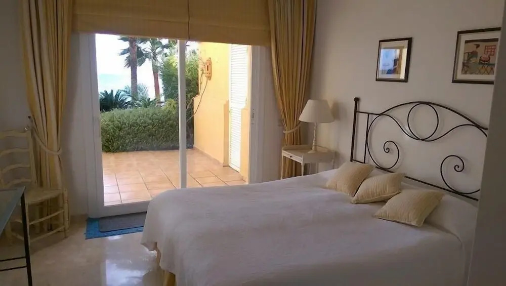 Grand Front Line Location Apartment- Heated Pool