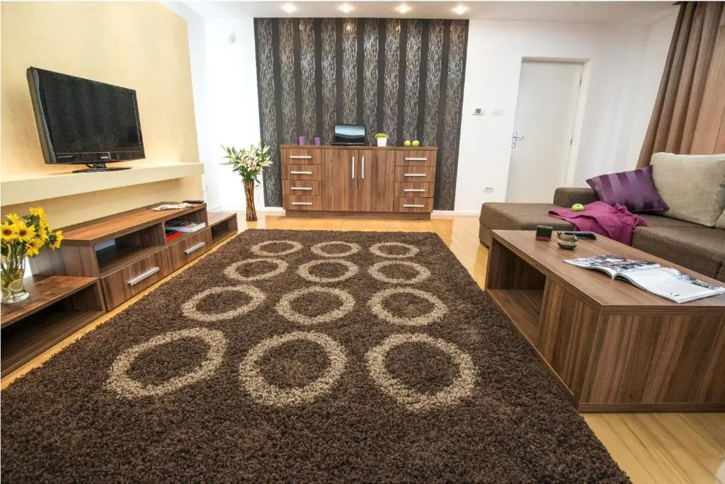 6 Apartments
