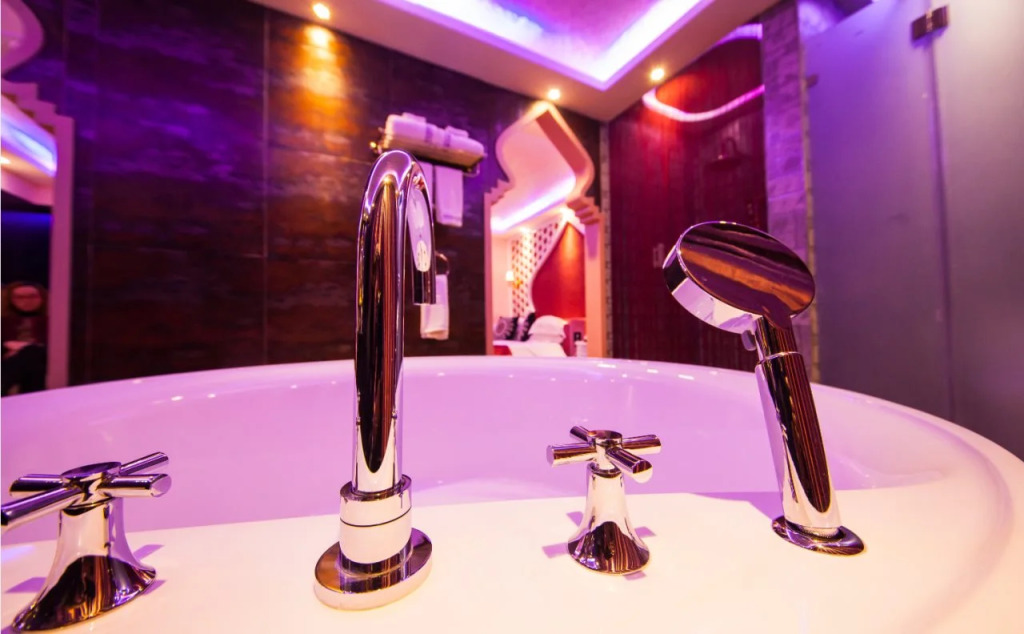 Brightman Theme Hotel