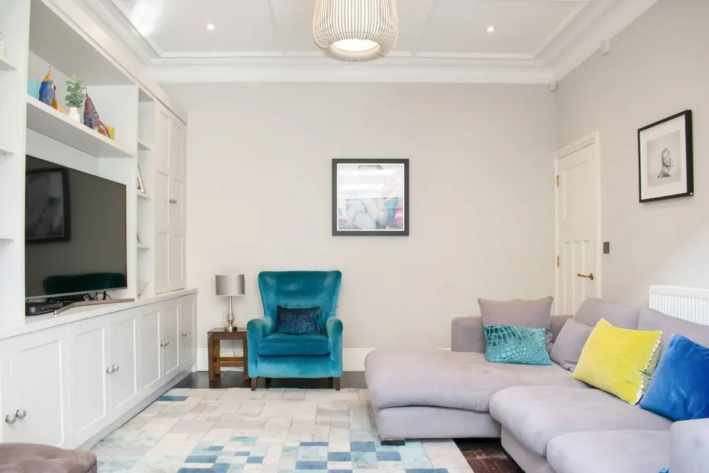 Stylish & Stunning 5 Bed House in Clapham South
