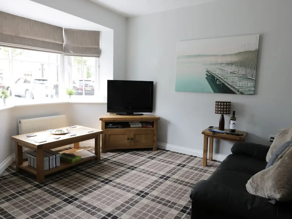 Blue Bay, The Bay, 2 bedrooms with ensuites, parking bay, 2 dogs welcome