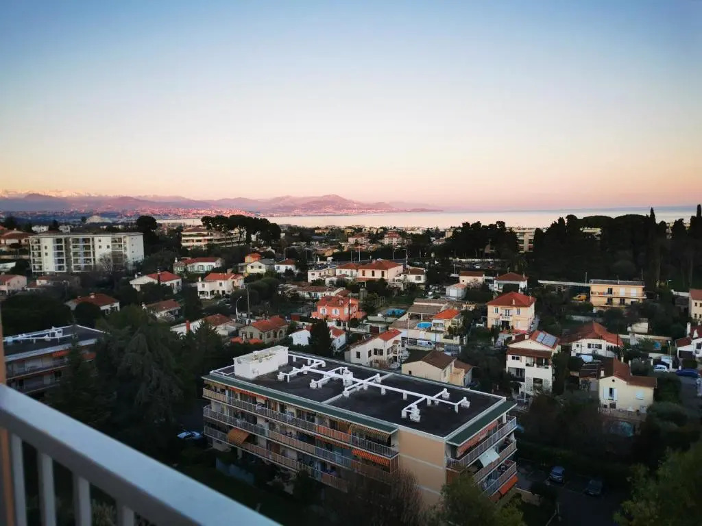 Superbe 3P 57M2 Antibes Parking Privé