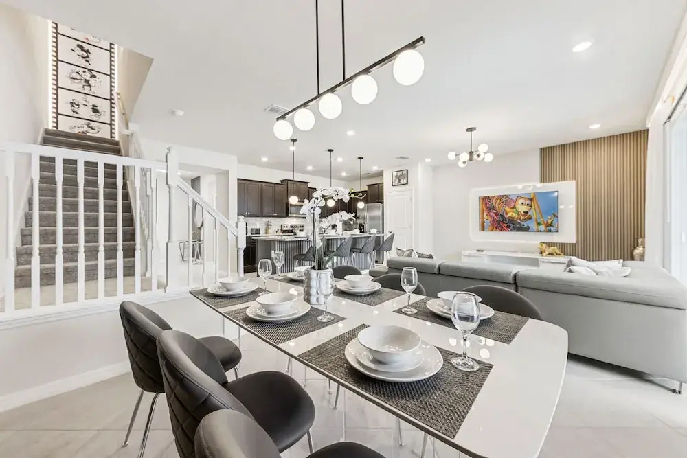 1287 Blue Paradise Way