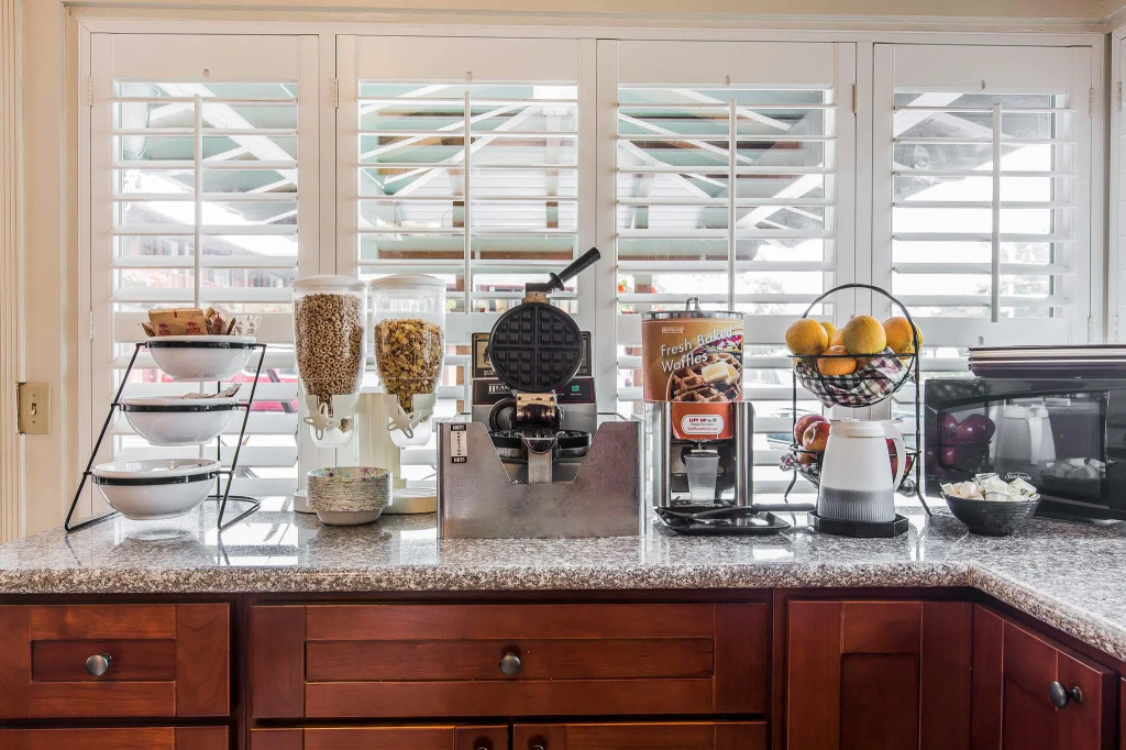 Clarion Collection Wilkies Inn Pacific Grove - Monterey