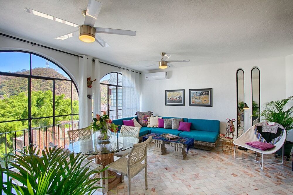 Casa Loma Old Town 3 BR by Casago