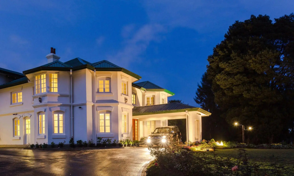 Serene King S Villa