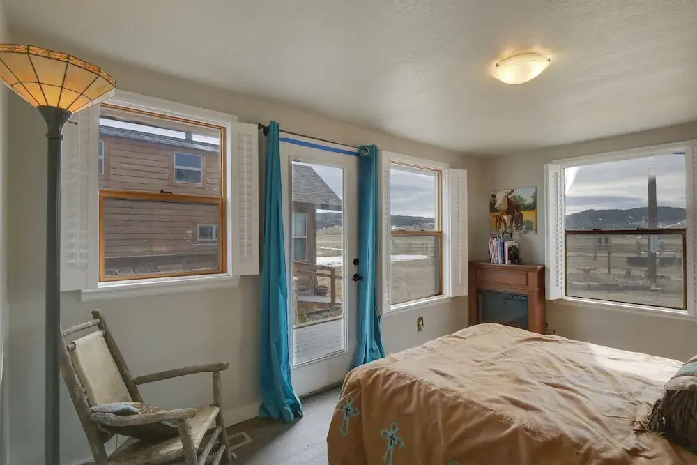 Jefferson Home w/ Mountain Views & Horse Pastures