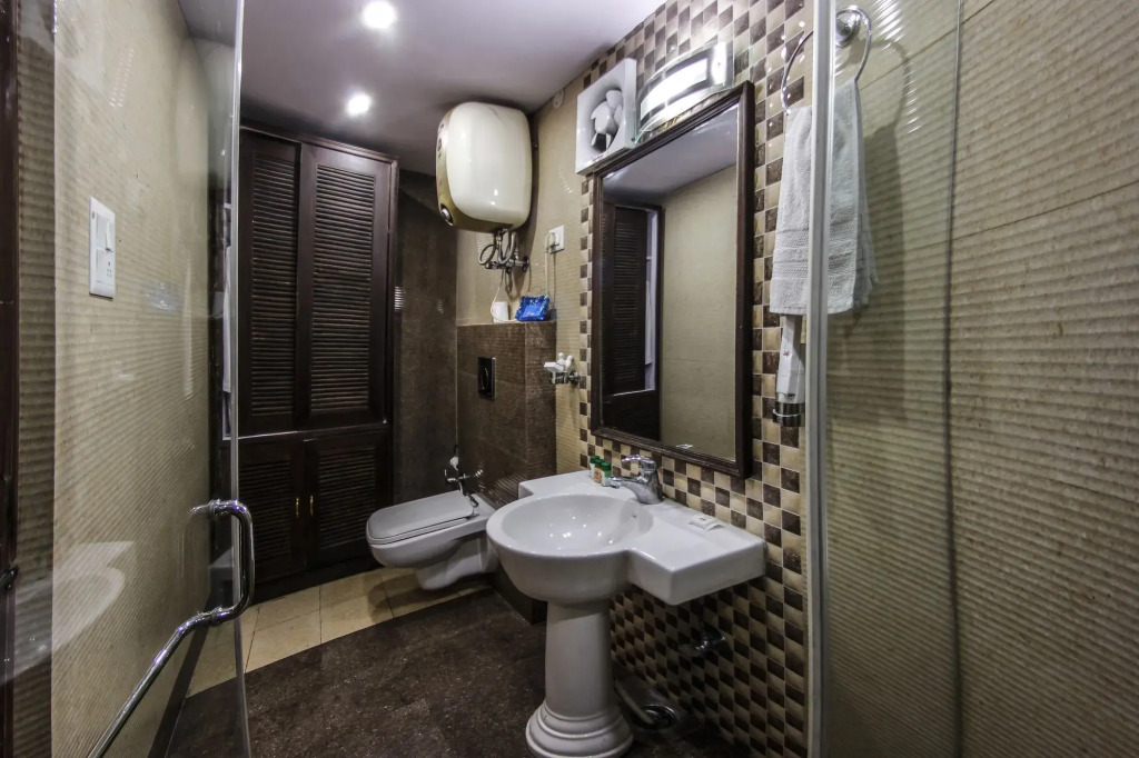 Hotel Kapital By OYO Rooms