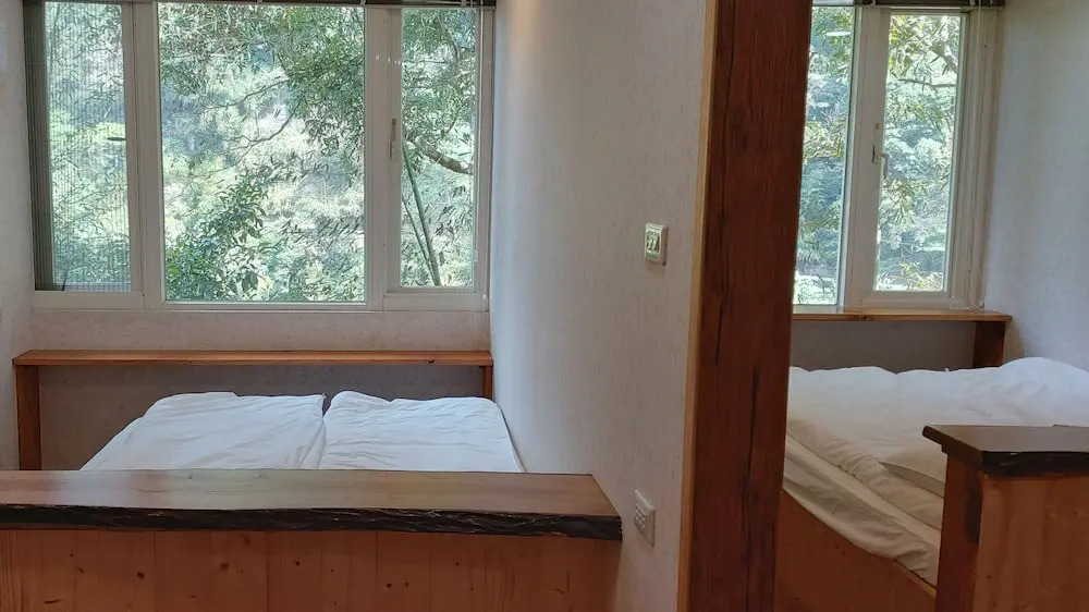 Sanhua B & B
