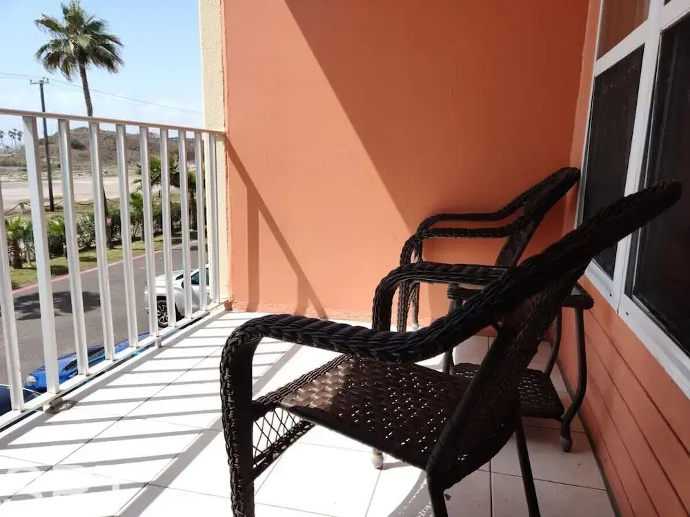 Beach access Condo Nice pool/hot tub area w/bbq 2 Bedroom Home by RedAwning