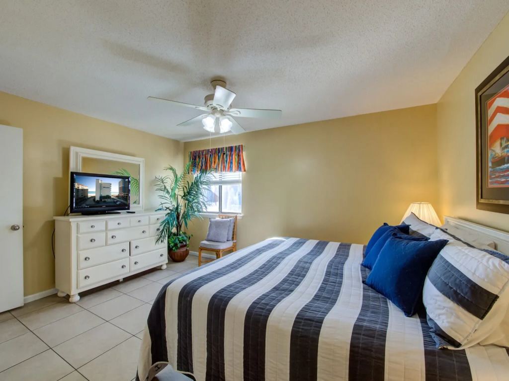 Fourth floor condo at The Whaler with amazing gulf views
