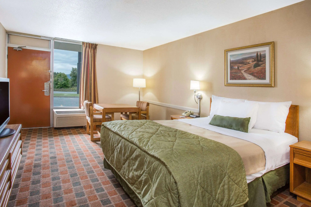 Ramada by Wyndham Wytheville