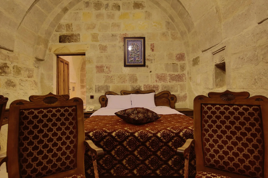 Fairyland Cave Hotel