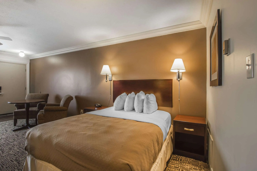 Quality Inn & Suites High Level