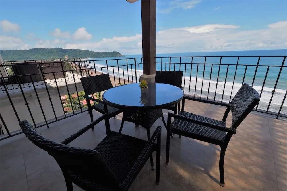 Luxury Oceanfront Penthouse at Crocs