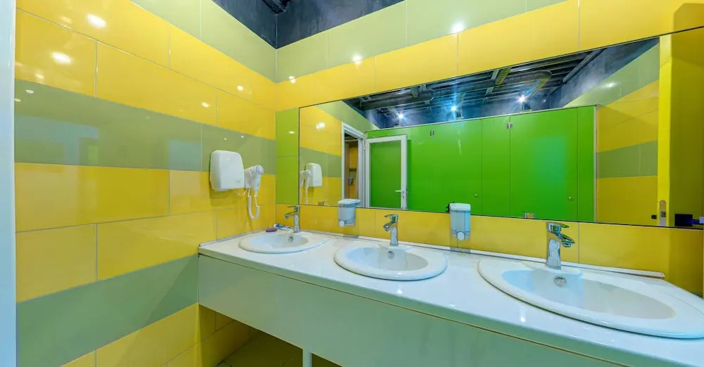 Green cube hostel