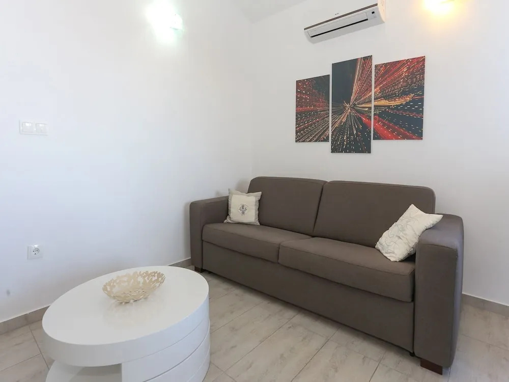 Spacious Villa With 6 Fully Equipped Apartments, Private Heatable Swimming Pool