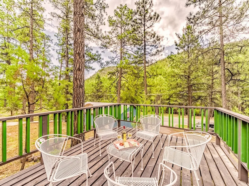 Turtle Mountain Cabin by Vtrips