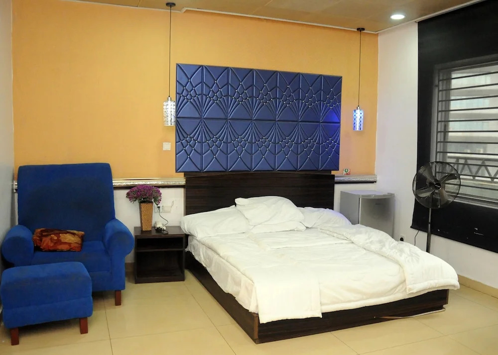 De Skywood Hotel and Suites