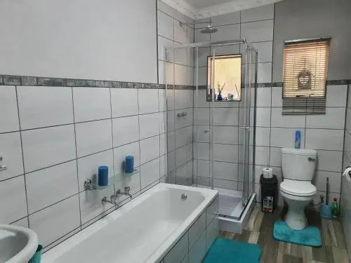 Apricity Inn