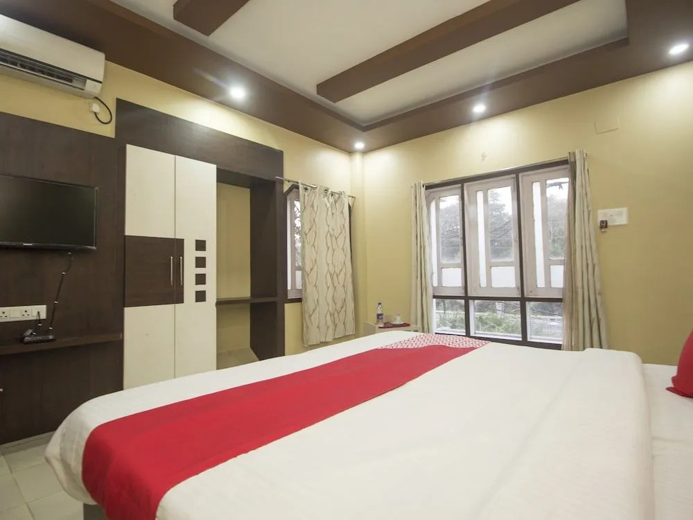 OYO 13521 Sudhriti Hotel