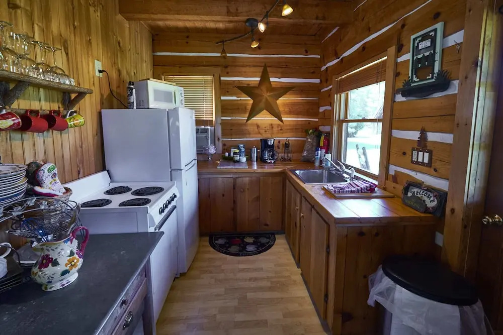 Creekwalk Inn and Cabins