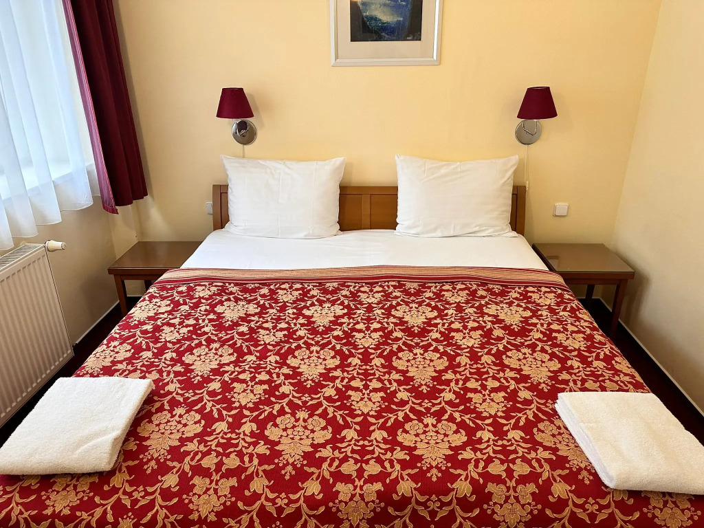 Cloister Inn Hotel