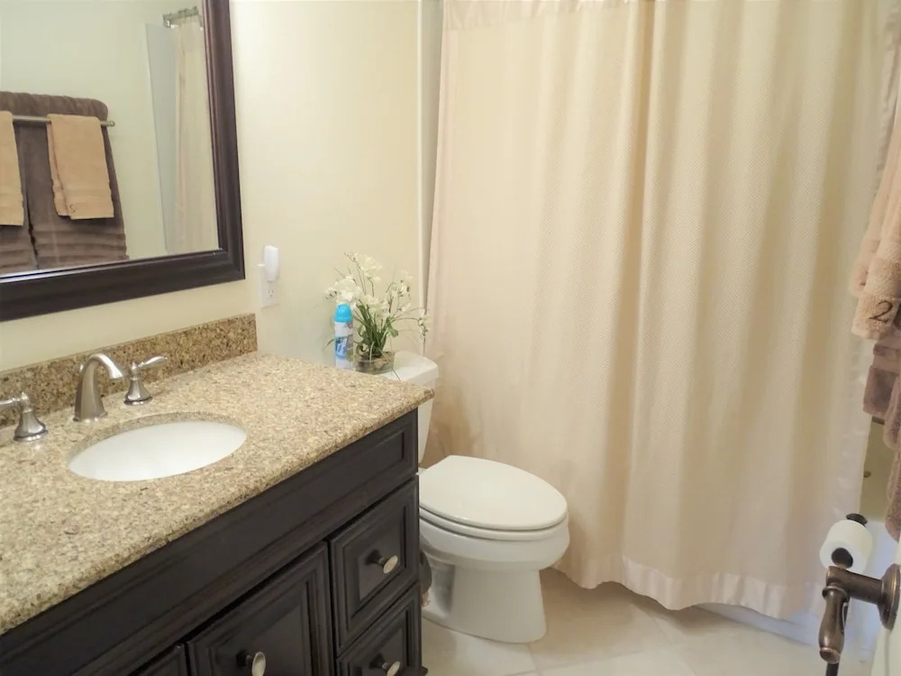 Sunset Royale 214 2 Bedrooms 2 Bathrooms Apts