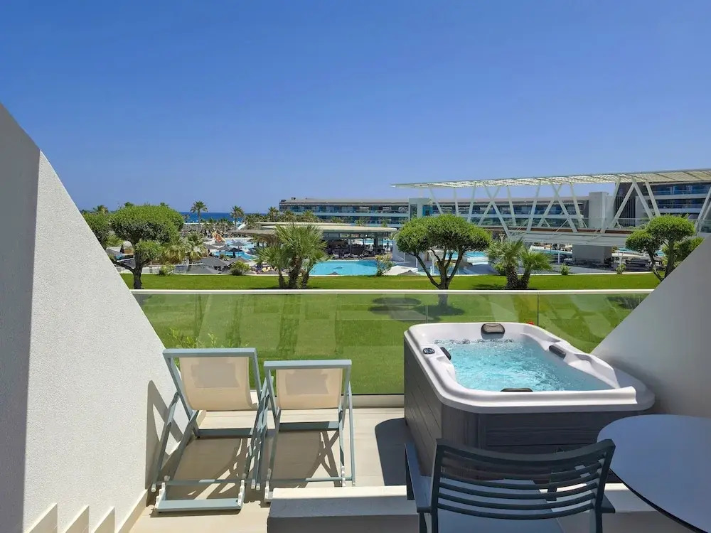 Lyttos Mare Adults Friendly 12plus
