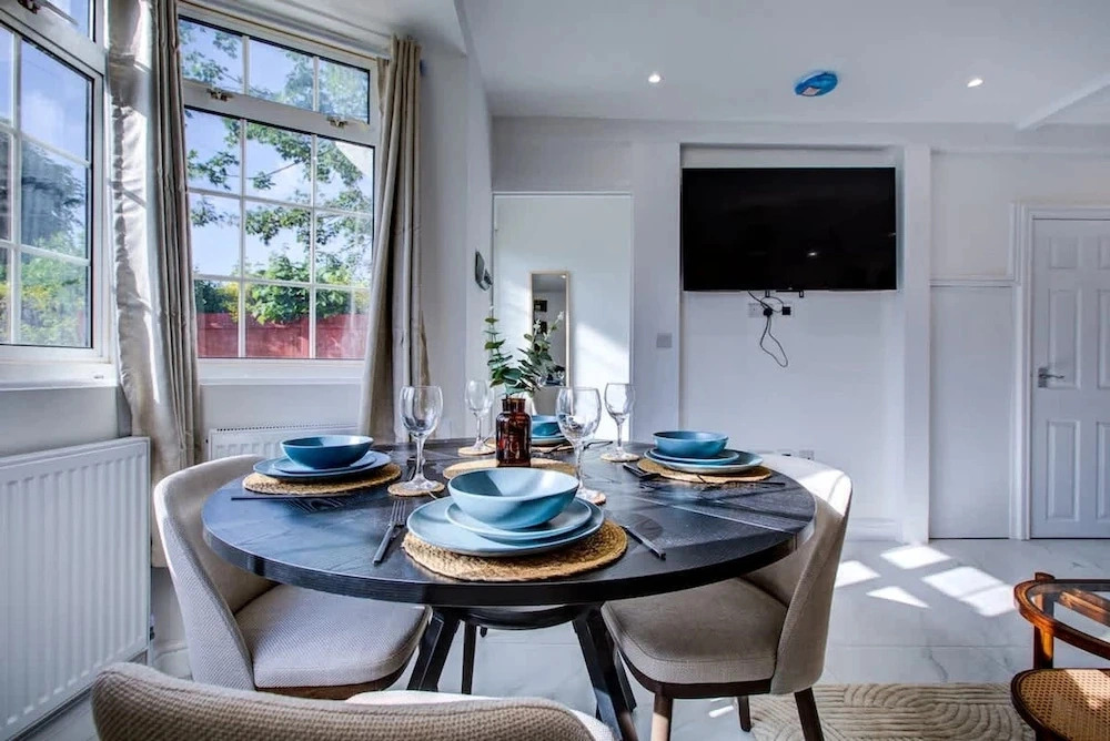 Perfect Booking Stylish 3 Bed House in Enfield
