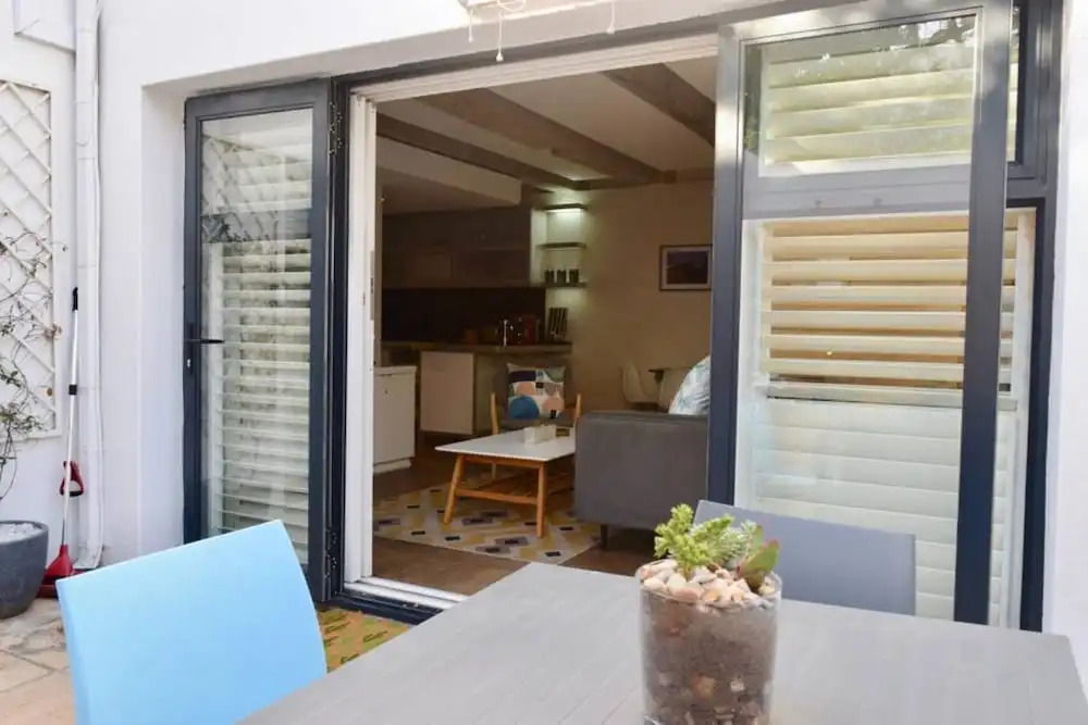 Modern 2 Bedroom Townhouse in Green Point