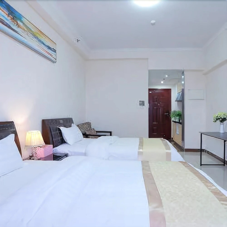 Yannian Square Hotel