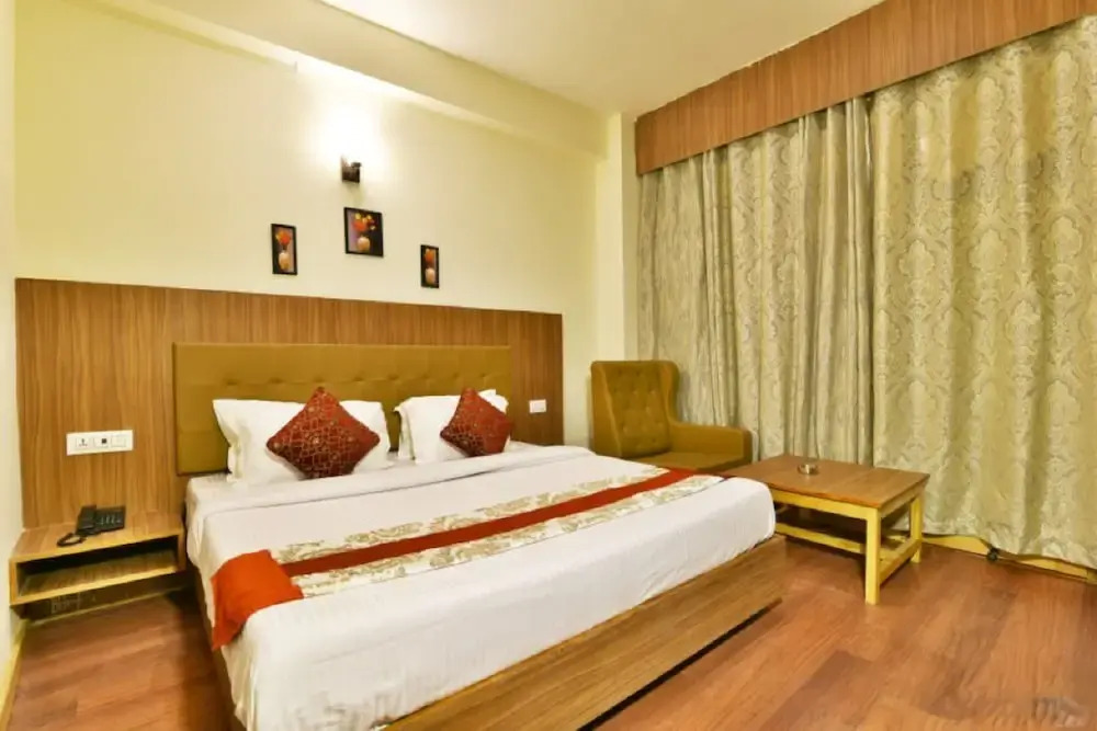 Goroomgo Mars Resort Manali