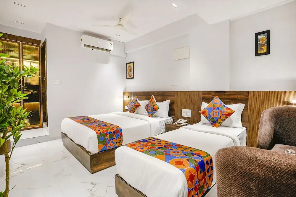 Fabhotel Peralz