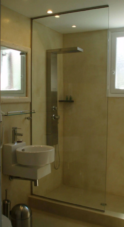 Scorpios Hotel & Suites