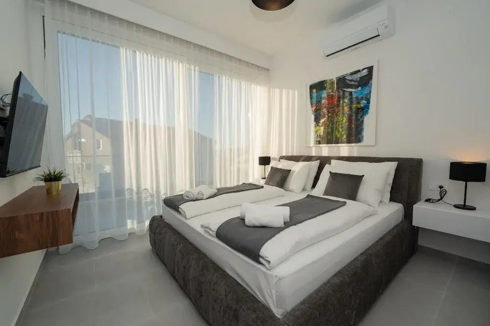 Elegant Villa Cataleya with private pool and sauna