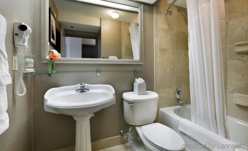 Holiday Inn Boston - Cambridge Area by IHG