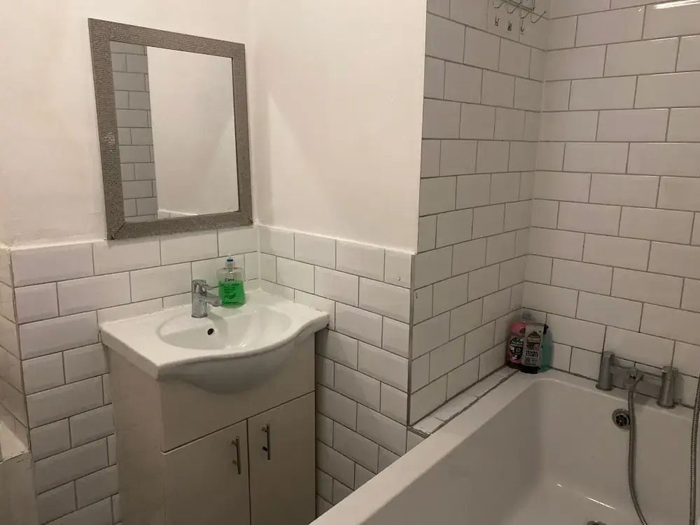 3 Bed Flat - Sleeps 6 - Parking - Wifi