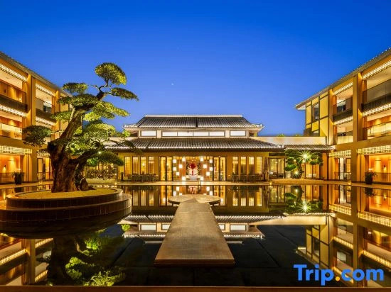Jianshui Yanqi Lake Hotel