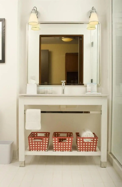Four Points by Sheraton Winnipeg South