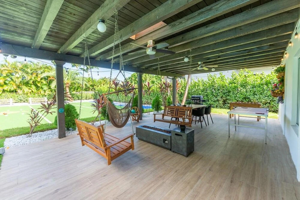 Sport Villa - Football Field Grill Games Pool, North Miami