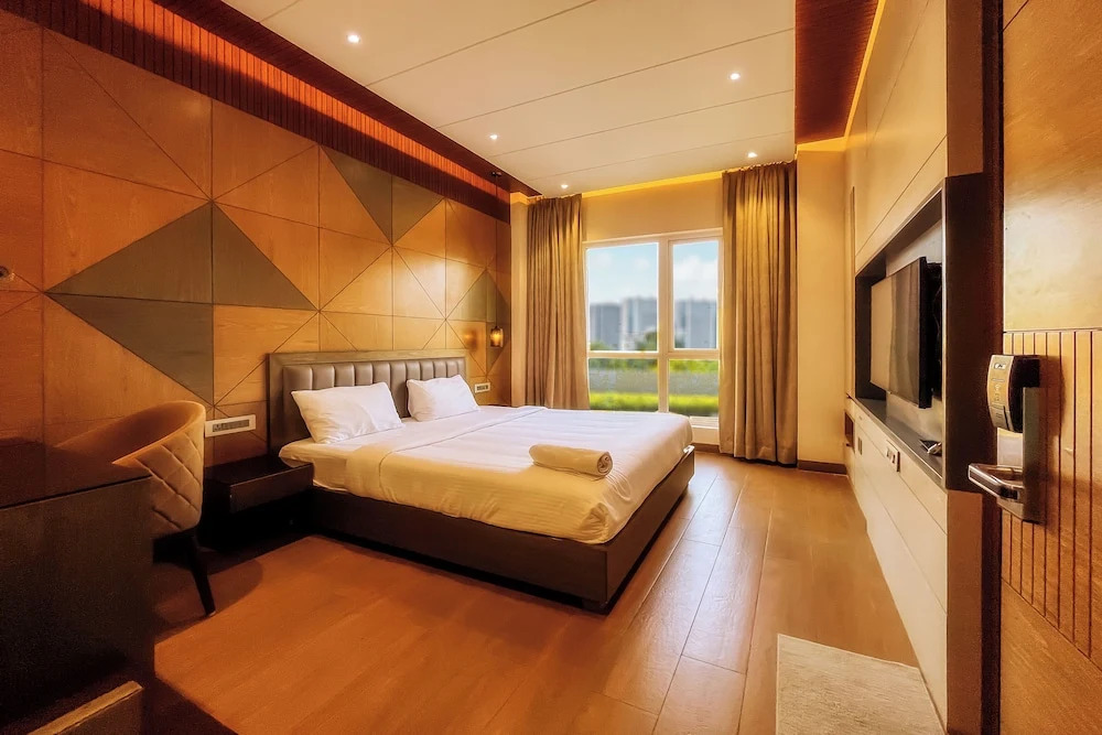 Symphony Inn