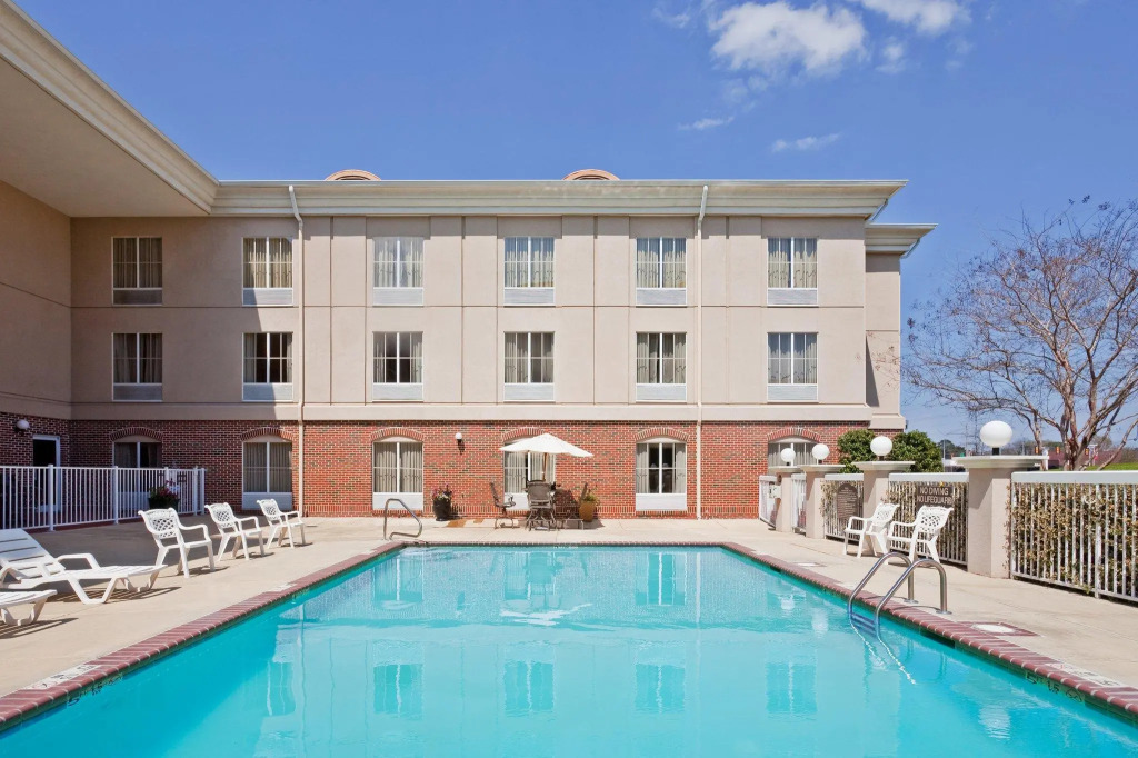 Holiday Inn Express & Suites Vicksburg by IHG