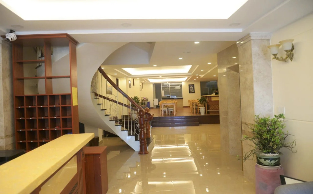 Lakeview Hotel