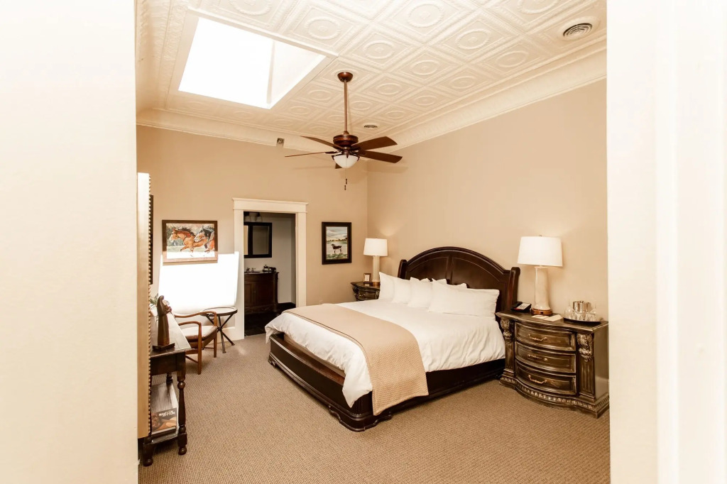 Grand Hotel